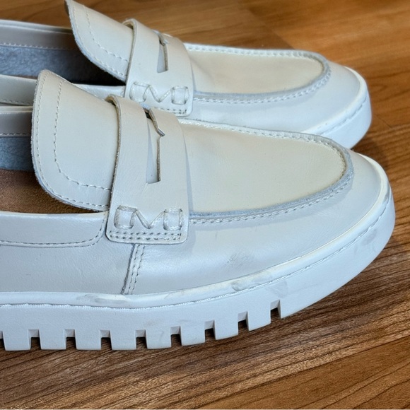Vionic Uptown Loafer Cream Leather Women’s size 7.5 - Picture 3 of 10